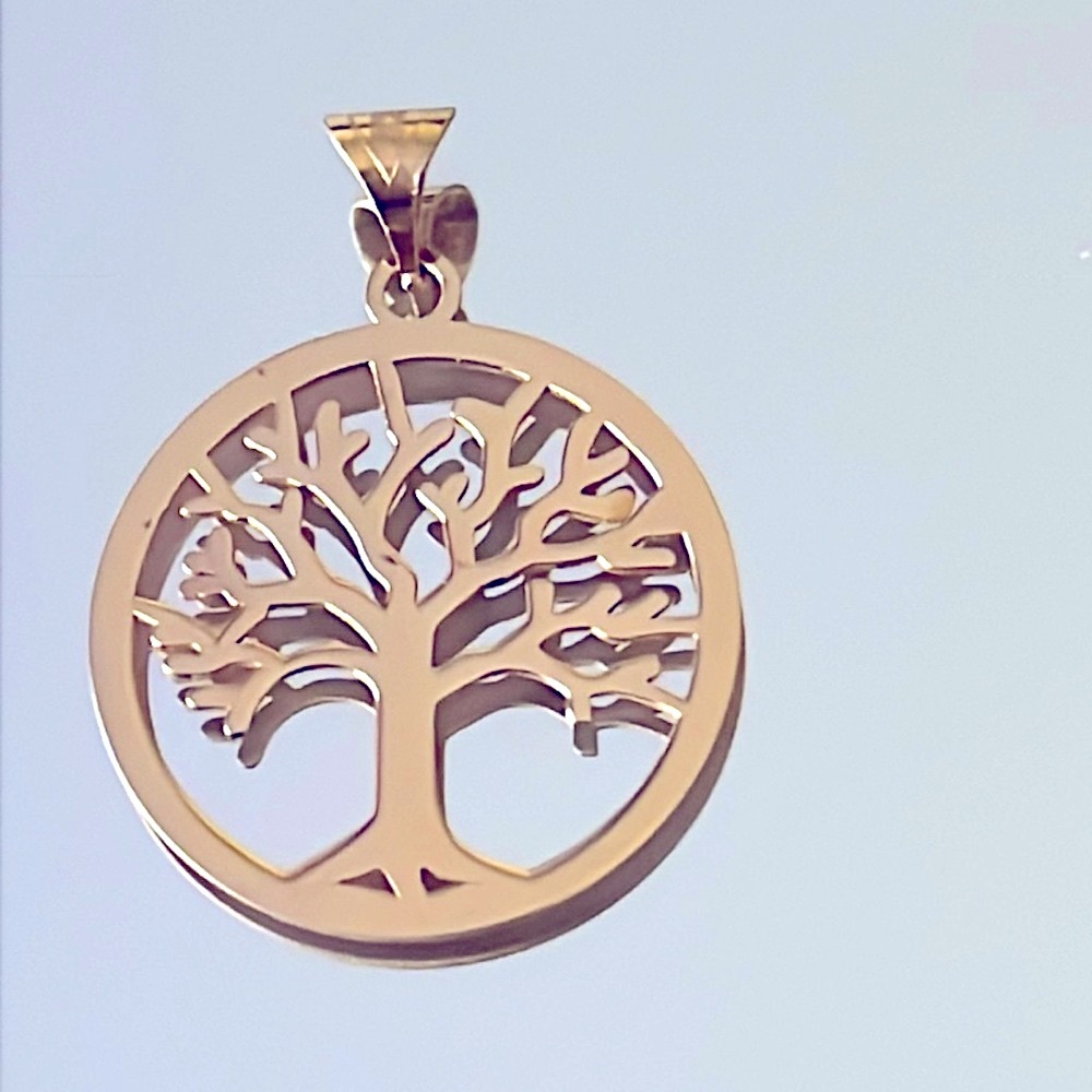 18k solid gold- tree of life pendant. This is solid gold not gold overlay